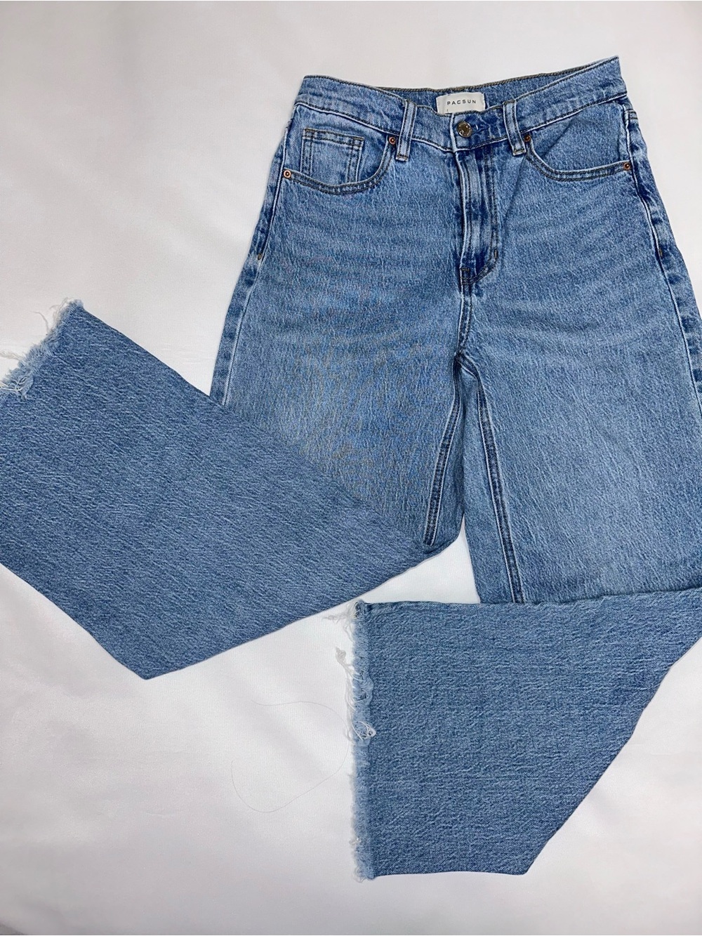 PacSun Nora Wide Leg jeans size 24 raw edge classic blue denim